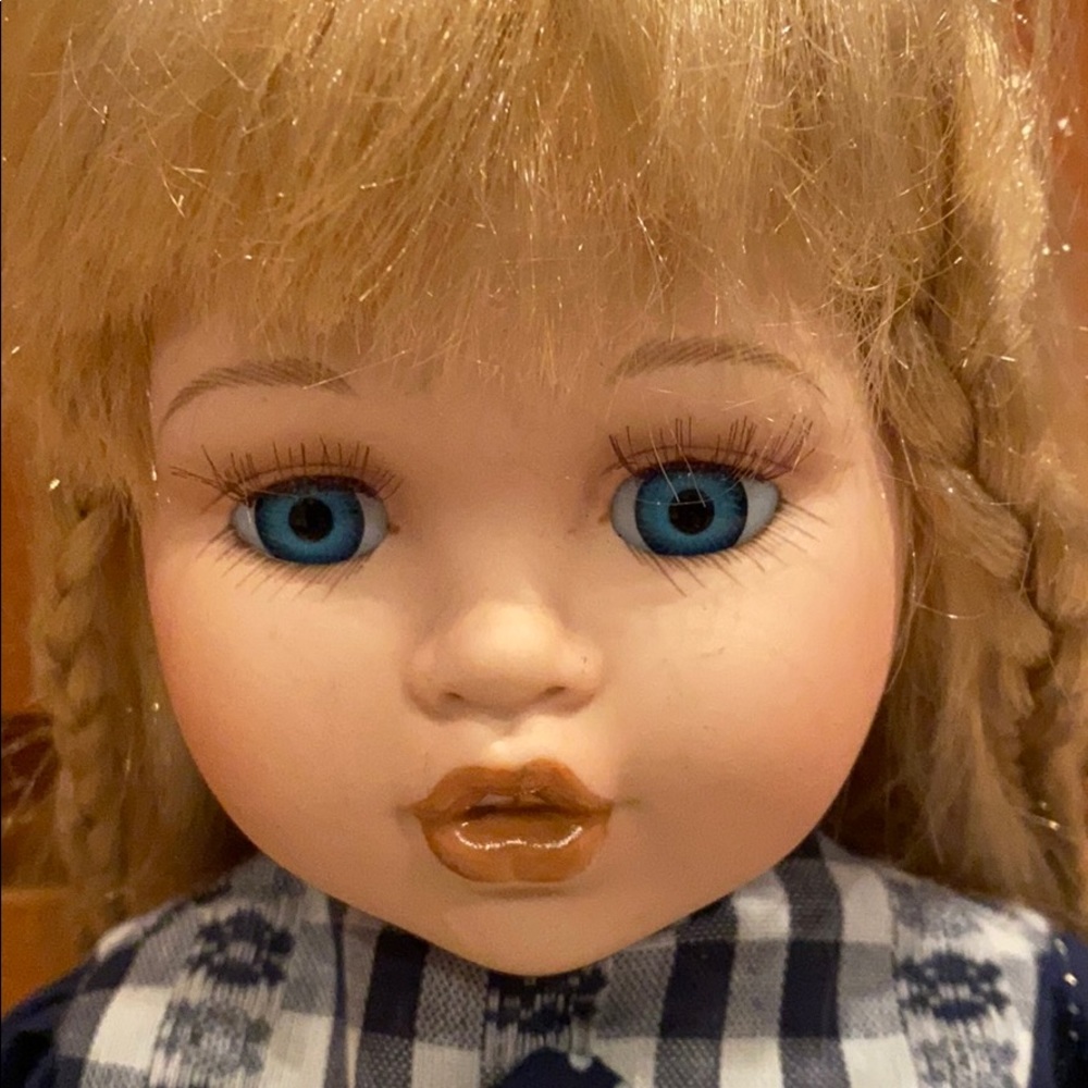 Porcelain Doll - Picture 5 of 8